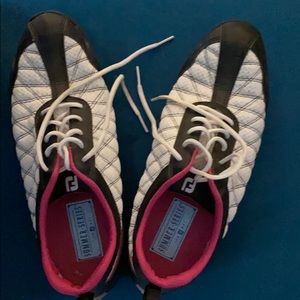 Foot joy golf shoes barley used.